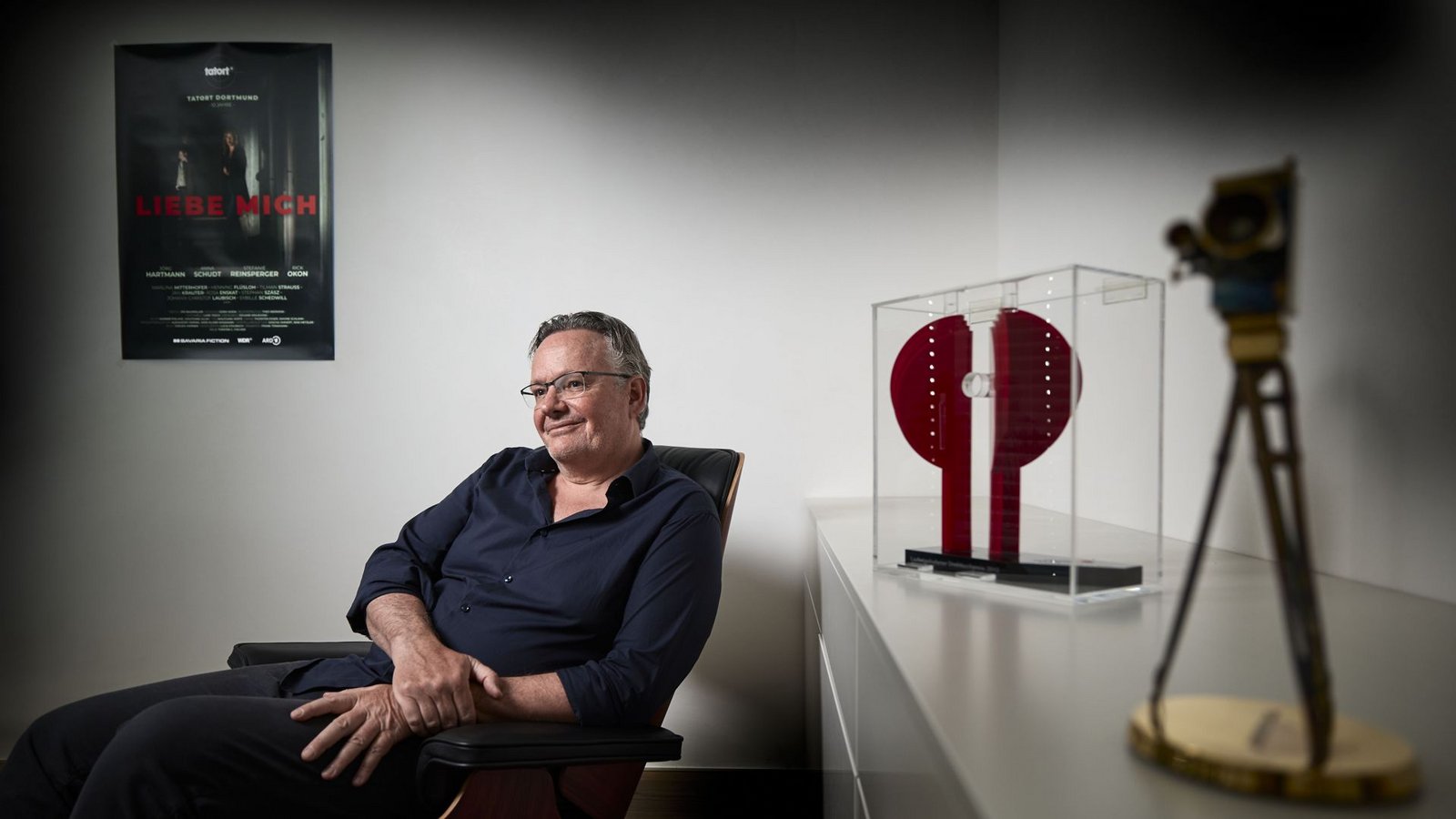 Eigentlich versteckt Jürgen Werner seine Trophäen. Doch auf Wunsch unseres Fotograf hat er sie    Wohnzimmer getragen.Foto: Gottfried Stoppel