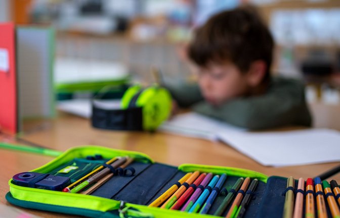 Vor kurzem haben alle Viertklässler an staatlichen Schulen den neuen Kompetenztest zum ersten Mal geschrieben.<span class='image-autor'>Foto: dpa/S. Hoppe</span>