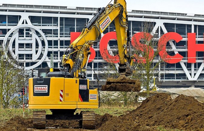 Ein paar Baggerbisse – das  ist  erst  einmal alles, was  zu sehen ist.<span class='image-autor'>Foto: Lichtgut/Julian Rettig</span>