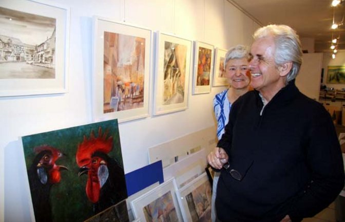 Gudrun und Werner Schmid vor einigen Exponaten. Foto: Rücker