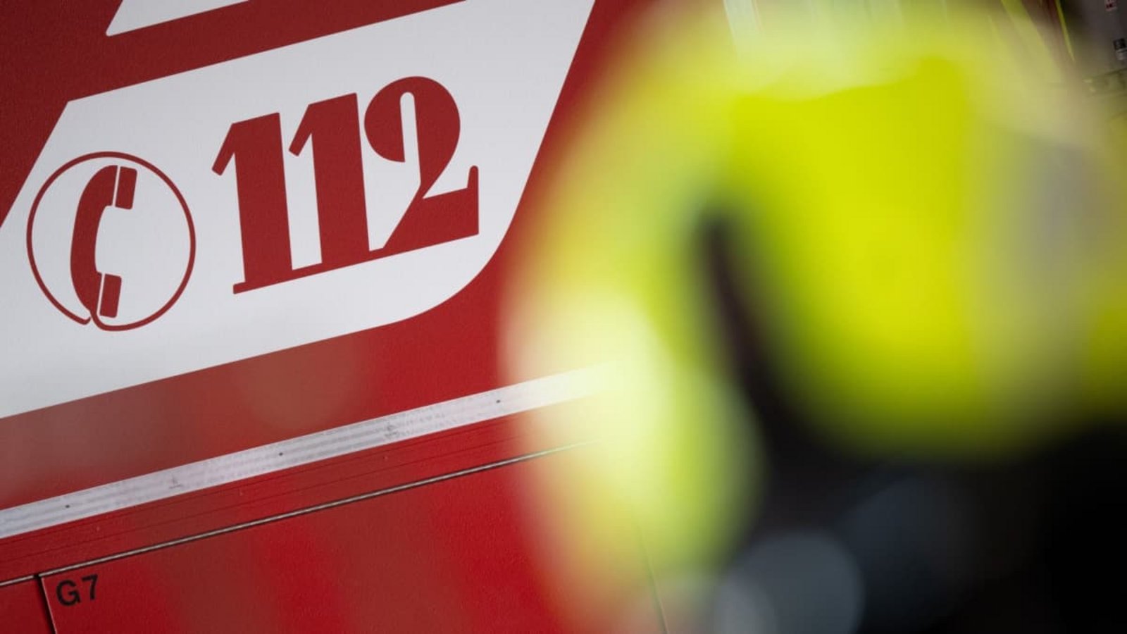 Feuerwehreinsatz: ARCHIV - 30.01.2024, Brandenburg, Potsdam: «112» steht auf einem Einsatzwagen der Feuerwehr. (zu dpa: «150.000 Euro Schaden nach Hausbrand in Schöneiche bei Berlin») Foto: Sebastian Gollnow/dpa +++ dpa-Bildfunk +++Sebastian Gollnow/dpa Feuerwehreinsatz: ARCHIV - 30.01.2024, Brandenburg, Potsdam: «112» steht auf einem Einsatzwagen der Feuerwehr. (zu dpa: «150.000 Euro Schaden nach Hausbrand in Schöneiche bei Berlin») Foto: Sebastian Gollnow/dpa +++ dpa-Bildfunk +++Sebastian Gollnow/dpa