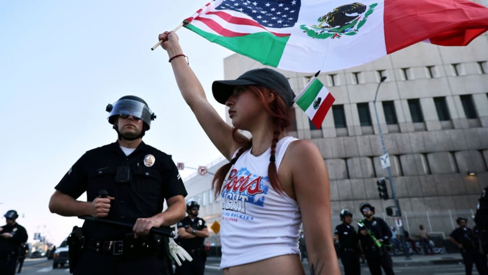 Demonstranten versammeln sich während einer Demonstration als Reaktion auf eine Reihe von Razzien der US-amerikanischen Einwanderungs- und Zollbehörde (ICE) im ganzen Land (Archivfoto).Gabrielle Lurie/San Francisco Chronicle/AP/dpa Demonstranten versammeln sich während einer Demonstration als Reaktion auf eine Reihe von Razzien der US-amerikanischen Einwanderungs- und Zollbehörde (ICE) im ganzen Land (Archivfoto).Gabrielle Lurie/San Francisco Chronicle/AP/dpa