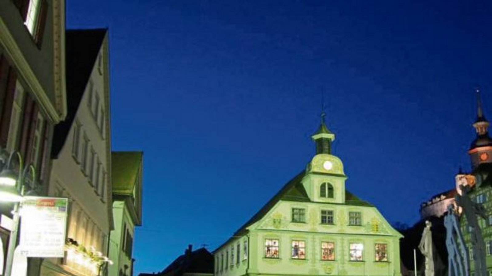 So blau lacht der Abendhimmel über Vaihingen.  Foto: Rücker