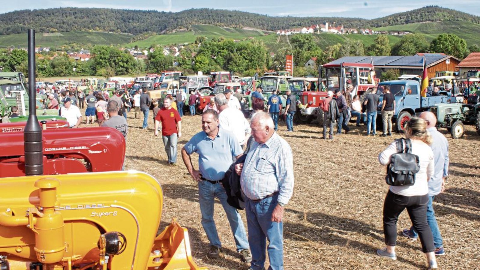 Bei optimalem Wetter strömten die Besucher in Scharen zum Hohenhaslacher Schleppertreffen. Fotos: Friedrich Bei optimalem Wetter strömten die Besucher in Scharen zum Hohenhaslacher Schleppertreffen. Fotos: Friedrich