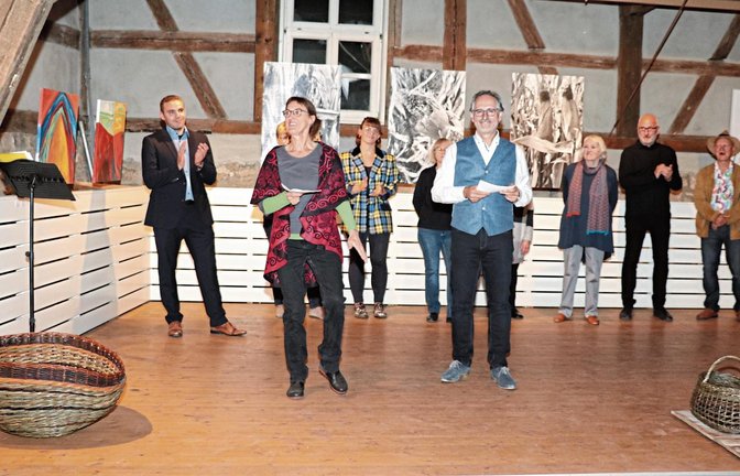 Die Korbmachermeisterin Lore Wild (vorne links), die mit Stefan Heuberger die Einführung übernahm, ist für den diesjährigen Staatspreis im Kunsthandwerk nominiert.  Fotos: Gergen