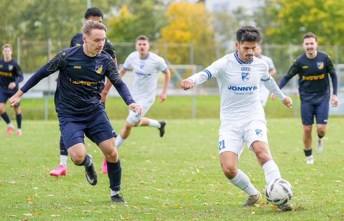 Nach langer Zeit endlich der dritte Saisonsieg: Der TSV Ehningen (in Dunkelblau) kann es noch.<span class='image-autor'>Eibner/Daniele La Rocca</span>
