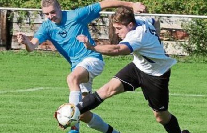 Häfnerhaslachs Marco Hirsch (links) wird nach der neuerlichen Verletzung von Riccardo Capritta und dem Abgang von David Jovanovic noch mehr Verantwortung in der Offensive tragen müssen. Foto: Nachreiner