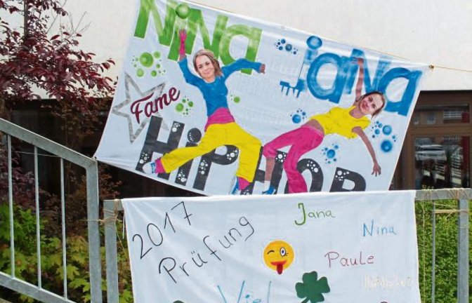 Auch an der Ferdinand-Steinbeis-Realschule in Vaihingen werden die Prüflinge mit Plakaten unterstützt. Foto: p