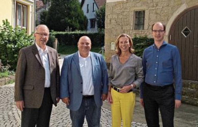 Der Sersheimer Bürgermeister Scholz (Zweiter von links) sprach Anfang August mit den Liberalen (von links) Wahl, Knecht und Braun.  Foto: p