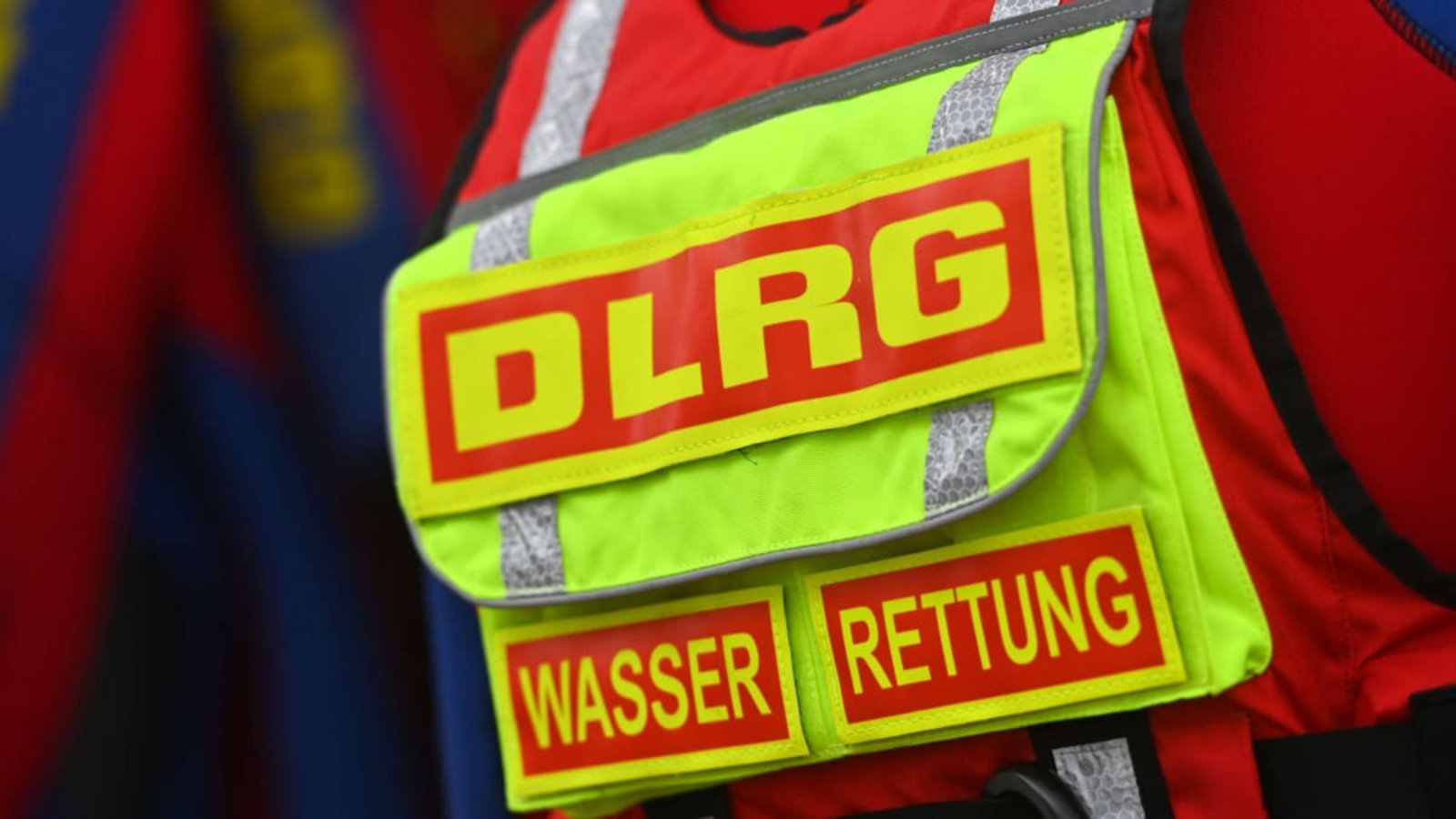 Wer sich auf die DLRG verlassen kann, kann von Glück sagen. Doch an den meisten Gewässern in Deutschland gibt es ein solches Rettungsnetz nicht.Imago/Sven Simon Wer sich auf die DLRG verlassen kann, kann von Glück sagen. Doch an den meisten Gewässern in Deutschland gibt es ein solches Rettungsnetz nicht.Imago/Sven Simon