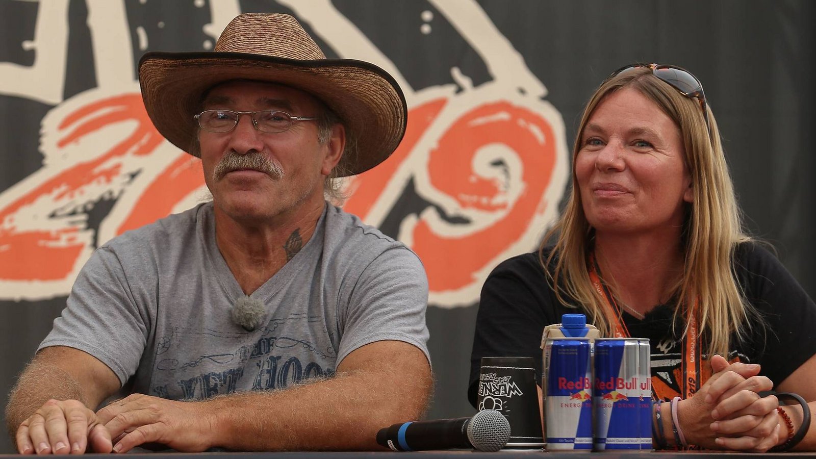 Konny und Manu Reimann bei einem Auftritt.Foto: imago images / osnapix Konny und Manu Reimann bei einem Auftritt.Foto: imago images / osnapix