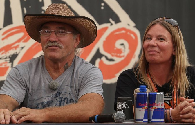 Konny und Manu Reimann bei einem Auftritt.<span class='image-autor'>Foto: imago images / osnapix</span>