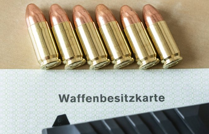 Jäger wie der mutmaßliche Täter von Albstadt brauchen eine Waffenbesitzkarte, um Waffen zu besitzen. (Symbolbild)<span class='image-autor'>Foto: imago//Silas Stein</span>