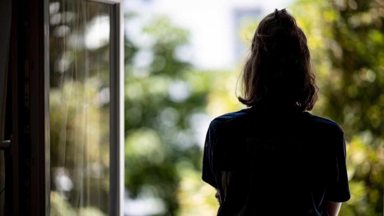 Die Pandemie ging, die Einsamkeit ist geblieben. Vor allem junge Menschen fühlen sich belastet.Foto: dpa/Fabian Sommer Die Pandemie ging, die Einsamkeit ist geblieben. Vor allem junge Menschen fühlen sich belastet.Foto: dpa/Fabian Sommer
