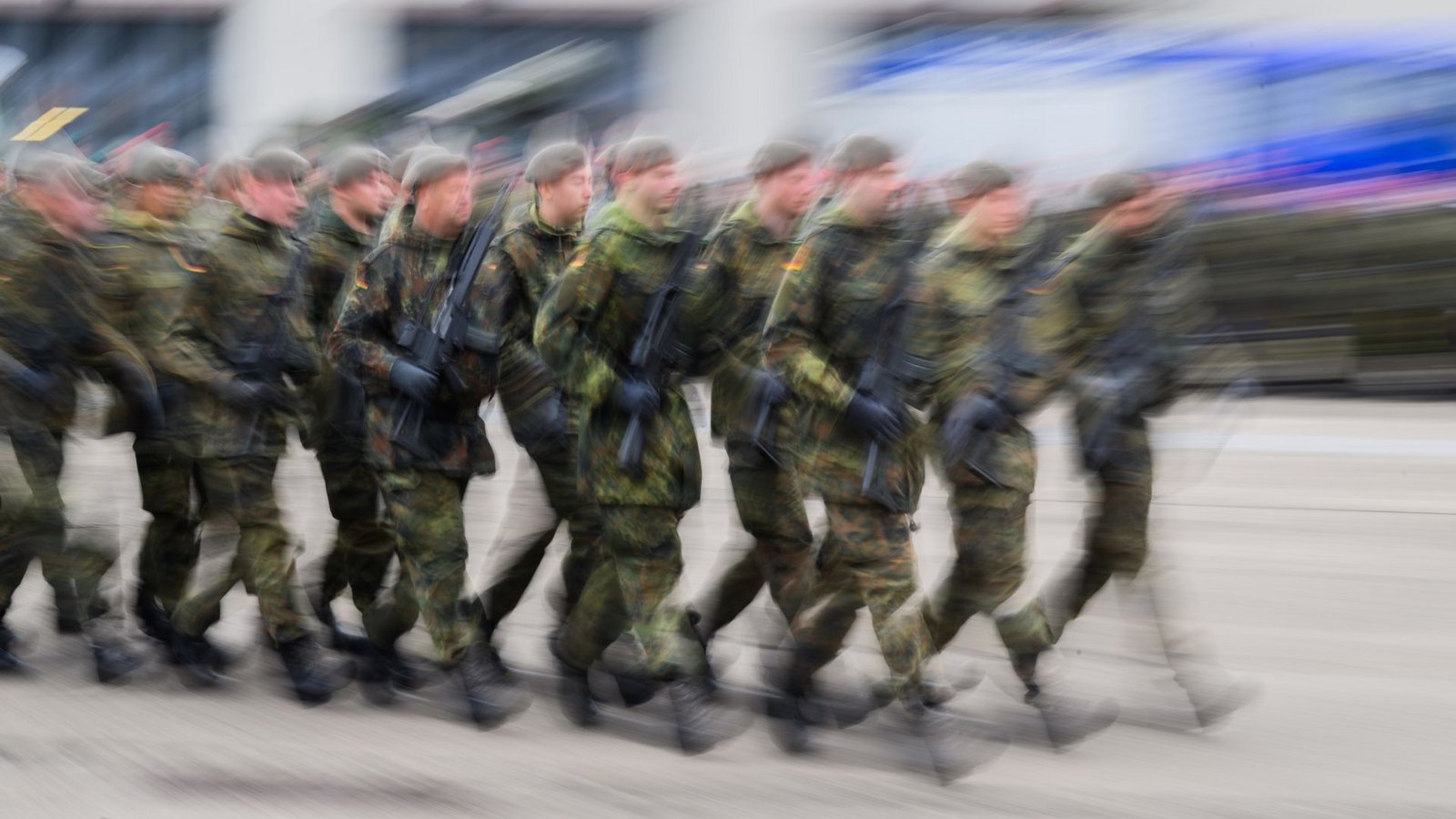 Um für den Ernstfall gewappnet zu sein, sollen Vorgaben für die Bundeswehr beim Bauen aus dem Weg geräumt werden.Foto: Julian Stratenschulte/dpa Um für den Ernstfall gewappnet zu sein, sollen Vorgaben für die Bundeswehr beim Bauen aus dem Weg geräumt werden.Foto: Julian Stratenschulte/dpa