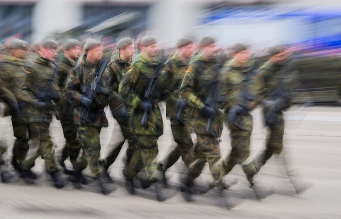 Um für den Ernstfall gewappnet zu sein, sollen Vorgaben für die Bundeswehr beim Bauen aus dem Weg geräumt werden.<span class='image-autor'>Foto: Julian Stratenschulte/dpa</span>