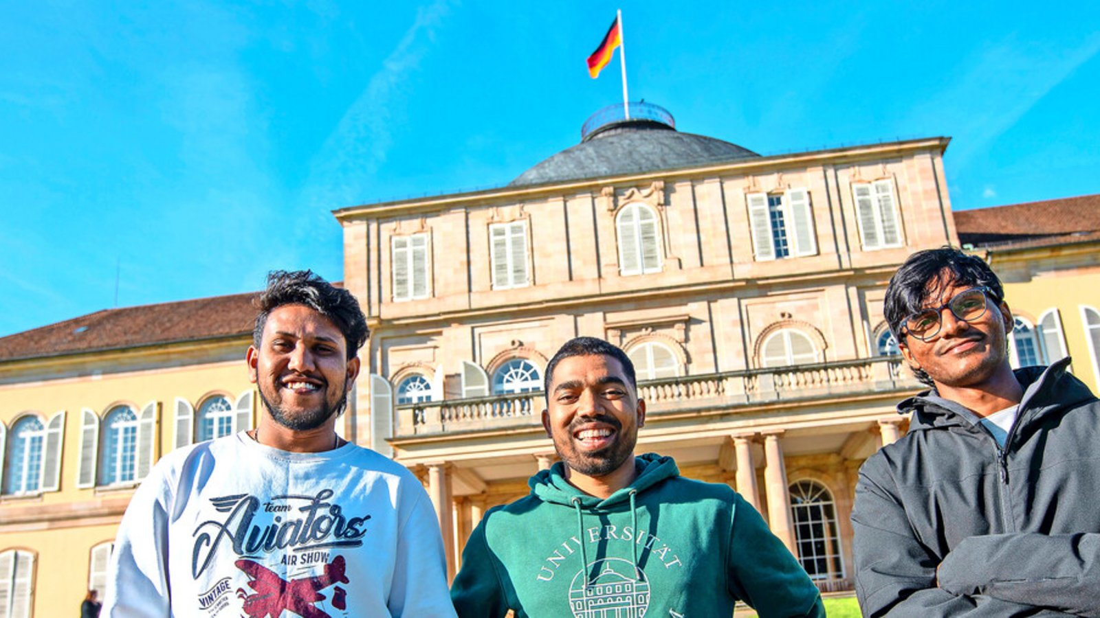 Primul Theja Bandarikanti, Uttej Chadaravalli und Saikumar Kuruva (von links) haben sich bewusst für ein Studium in Hohenheim entschieden – und hätten nie gedacht, dass es so schwierig sein würde, eine Wohnung zu finden.Foto: Lichtgut/Leif Piechowski Primul Theja Bandarikanti, Uttej Chadaravalli und Saikumar Kuruva (von links) haben sich bewusst für ein Studium in Hohenheim entschieden – und hätten nie gedacht, dass es so schwierig sein würde, eine Wohnung zu finden.Foto: Lichtgut/Leif Piechowski