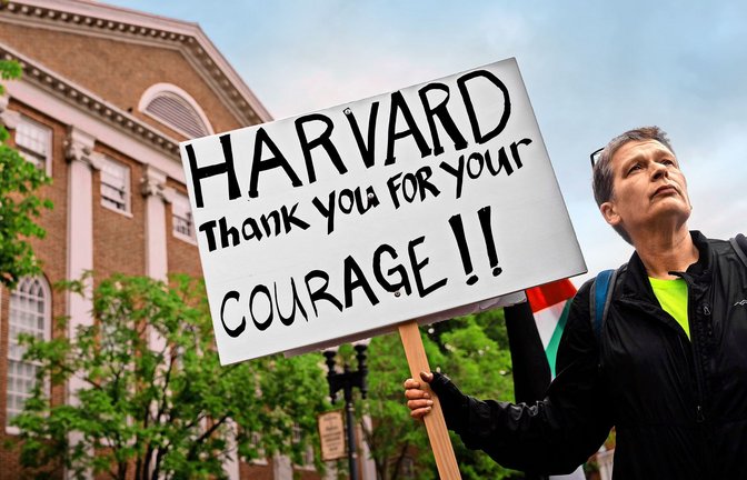 Die Eliteuniversität Harvard wehrt sich bislang gegen die Versuche von US-Präsident Trump, Einfluss auf die Wissenschaft zu nehmen.<span class='image-autor'>Foto: imago/News Licensing</span>