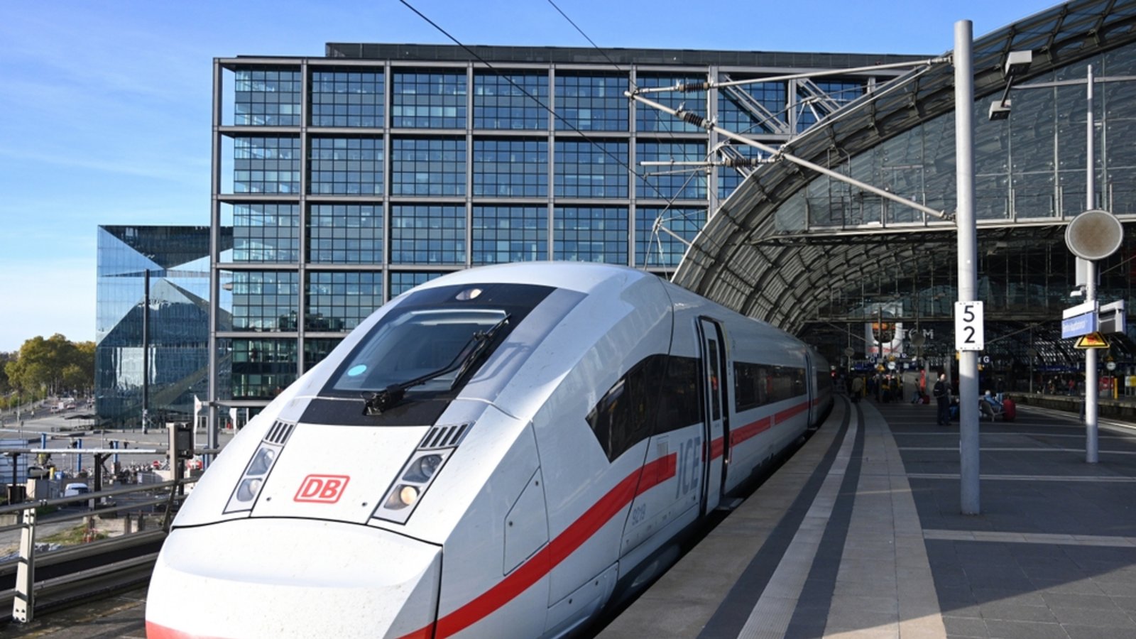 Die DB wird am Freitag nicht bestreikt.Foto: Bumble Dee / shutterstock.com Die DB wird am Freitag nicht bestreikt.Foto: Bumble Dee / shutterstock.com