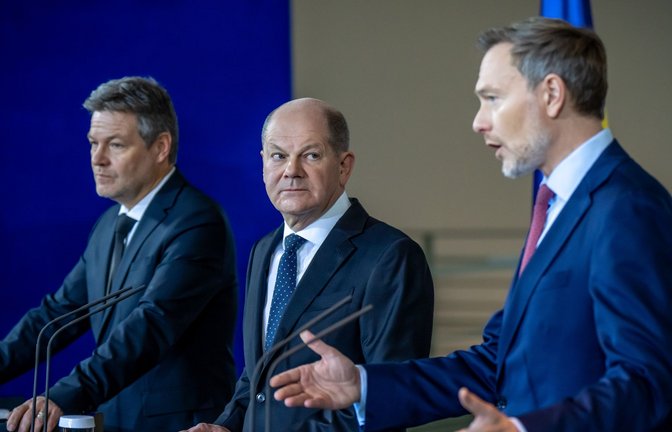 Robert Habeck, Olaf Scholz und Christian Lindner: Das Wachstumschancengesetz hatte die Koalition  bereits im vergangenen Sommer vorgestellt.<span class='image-autor'>Foto: dap/Michael Kappeler</span>