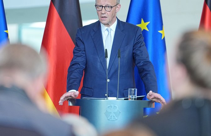 Merz versprach: Sollten die Preise weiter steigen, werde die Regierung handeln.<span class='image-autor'>Foto: Michael Kappeler/dpa</span>