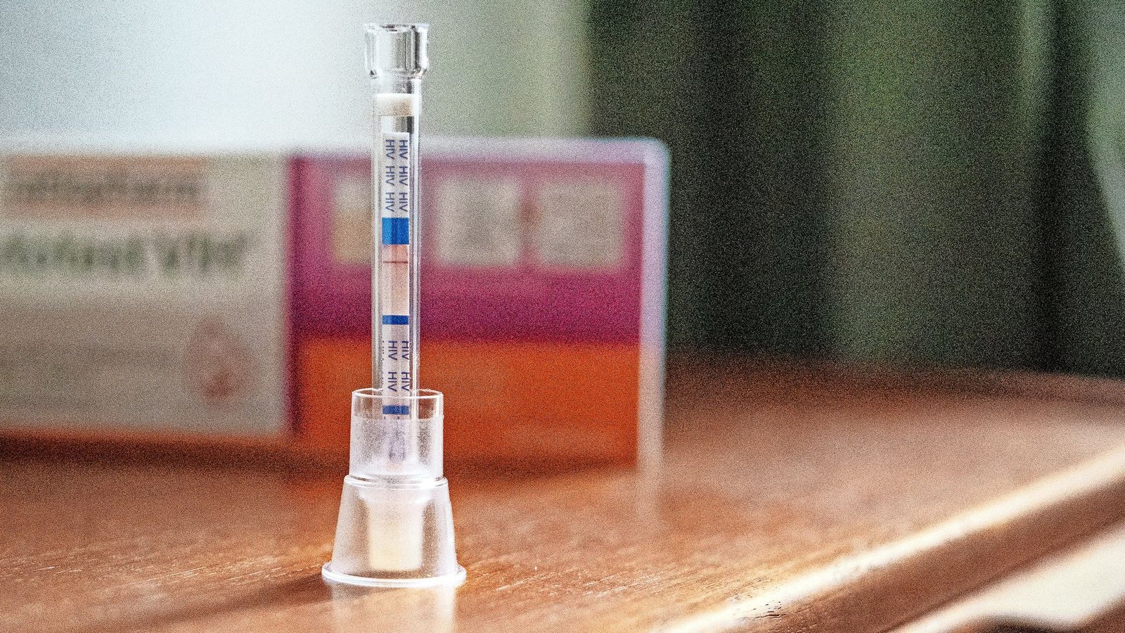 Ein HIV Selbsttest aus der Apotheke. (Symbolbild)Foto: picture alliance / dpa-tmn/Bernd Diekjobst