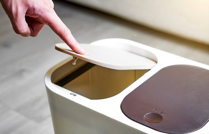 Wenn der Mülleimer stinkt, helfen die folgenden 10 Tipps & Hausmittel. So bekommt man den Gestank aus dem Mülleimer.<span class='image-autor'>Foto: Jenson / Shutterstock.com</span>