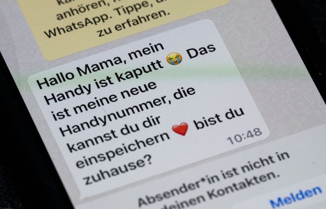 Nach der Kriminalitätsstatik des BKA wurden 2024 in Deutschland 6656 Fälle von Enkeltrick-Betrug  gemeldet. Davon sind 1527 Fälle aufgeklärt worden.<span class='image-autor'>Sebastian Gollnow/dpa</span>