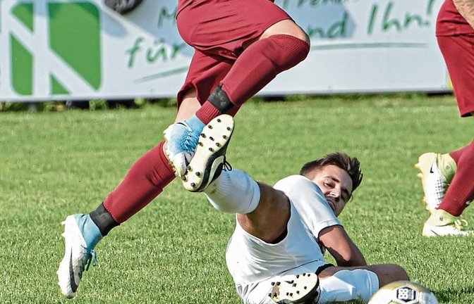 Cihat Aytac (oben) „kann man nachts um zwei wecken , und er spielt unser System – so hat er es verinnerlicht“, lobt Trainer Rico Scheurich seinen Mittelfeldstrategen. Foto: Leitner