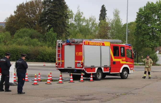Geschicklichkeitsfahren der Feuerwehren aus dem Landkreis auf dem Verkehrsübungsplatz Vaihingen. Ziel dieser Übungen ist es, im Ernstfall ein sicheres und souveränes Manövrieren der Einsatzfahrzeuge zu gewährleisten.  <span class='image-autor'>Foto: Arning</span>