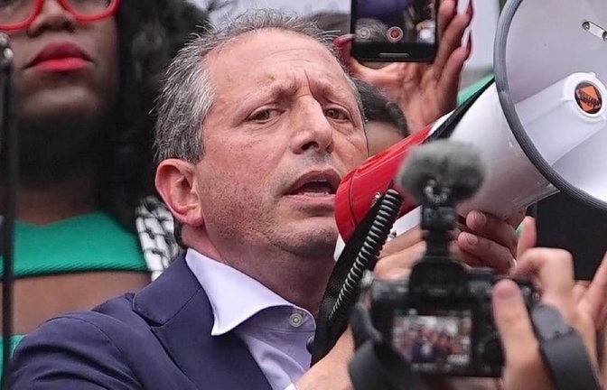 Der US-Demokrat Brad Lander wurde bei einem Einsatz für palästinensische Olivenbauern im Westjordanland festgenommen (Archivfoto).<span class='image-autor'>IMAGO/Anadolu Agency</span>