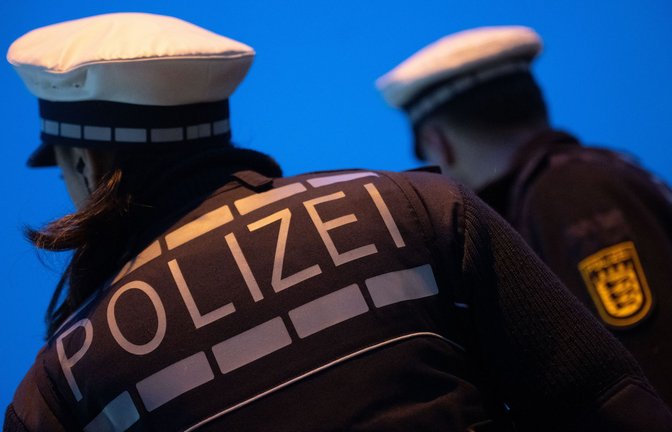 Die Bundespolizei hat am Autobahngrenzübergang im Kreis Lörrach einen mit Haftbefehl gesuchten Mann gefasst (Symbolbild).<span class='image-autor'>Foto: Marijan Murat/dpa</span>