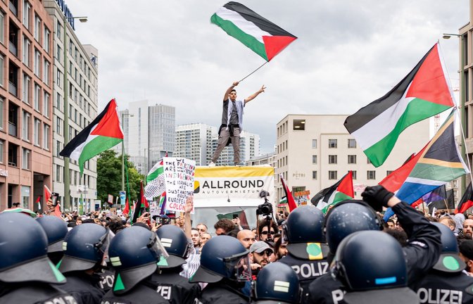 Die propalästinensische Demonstration "Palestine will be free" in Berlin.<span class='image-autor'>Foto: Fabian Sommer/dpa</span>