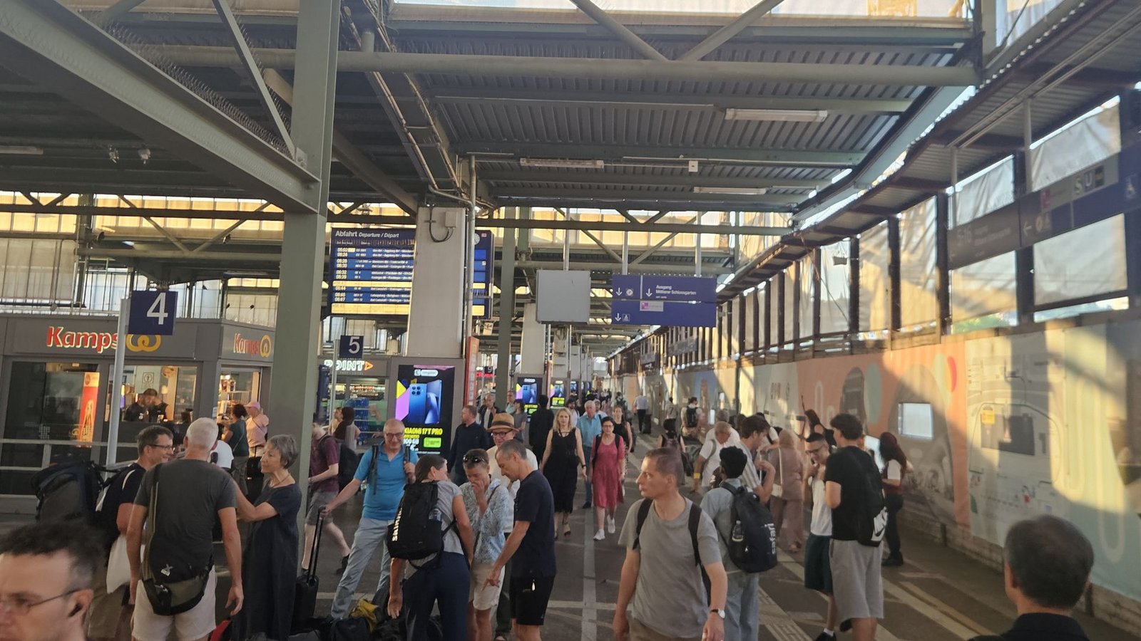 Eine bundesweite Funkstörung hatte am Dienstagabend für Bahnchaos gesorgt.Foto: Andreas Rosar / Fotoagentur-Stuttgart