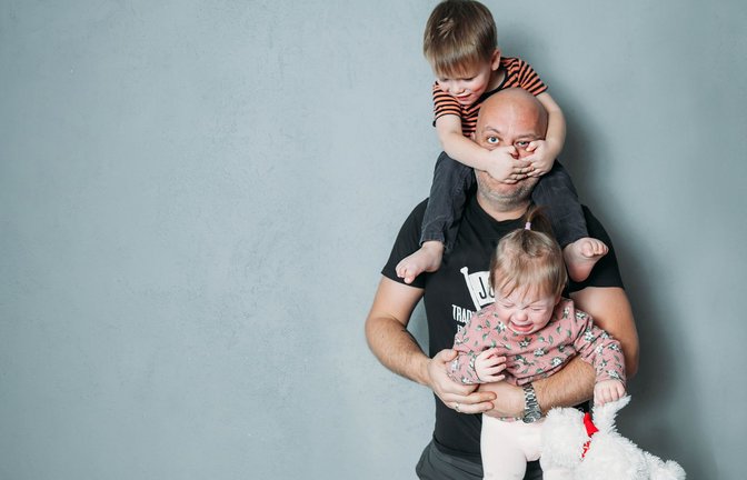 Fürsorge ist wichtig, aber in welchen Situationen sollten Eltern einen Gang herunterschalten?<span class='image-autor'>Foto: Adobe Stock/Olga</span>