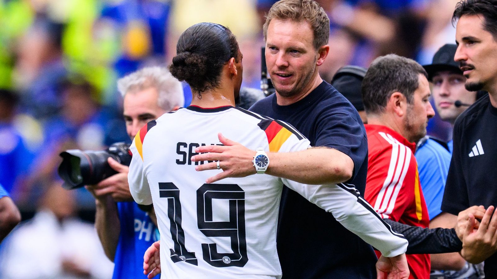 Der Bundestrainer hat Sané in dieser Saison schon öffentlich kritisiert.Foto: Tom Weller/dpa