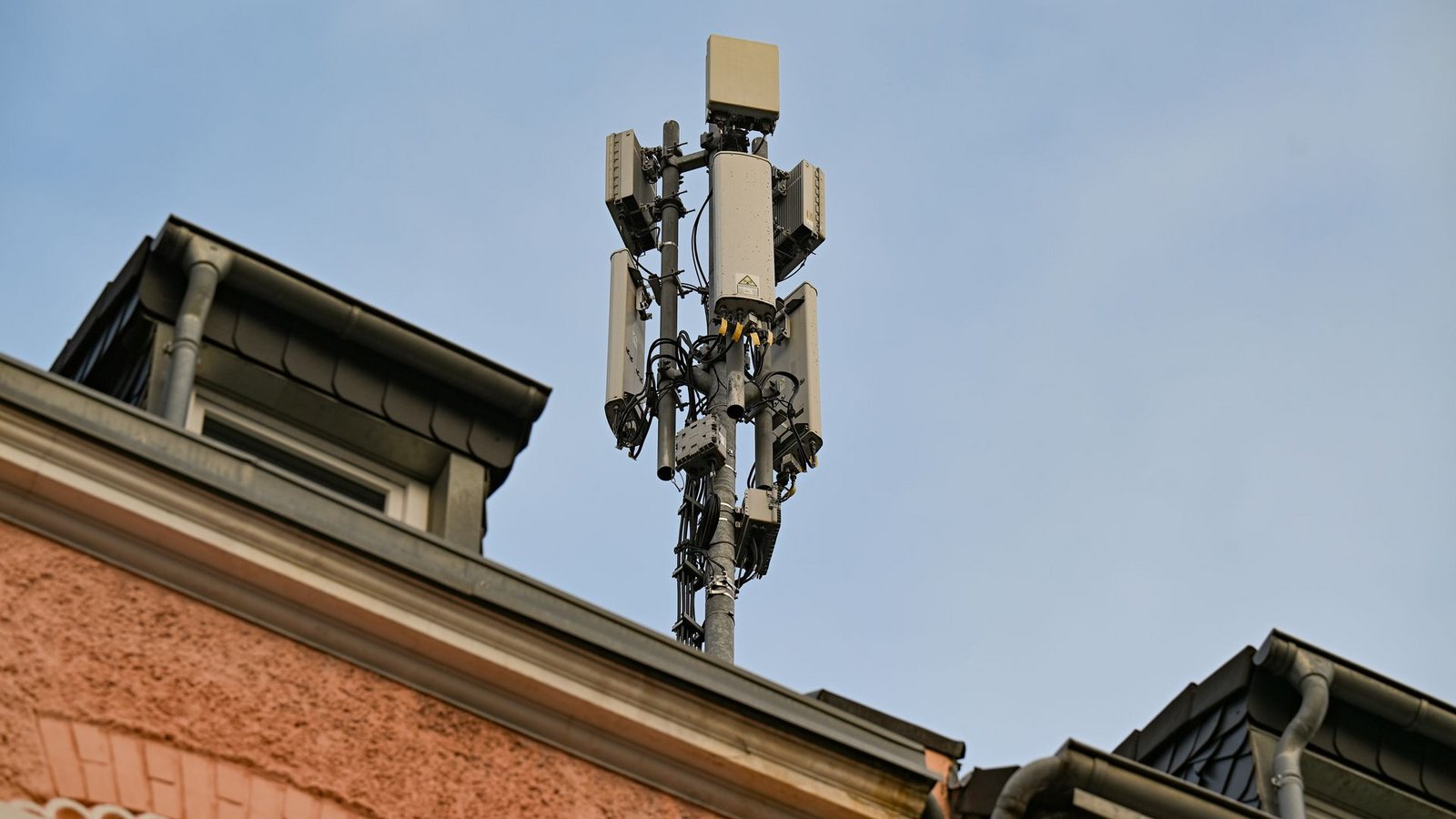 Einer von zehntausenden Mobilfunk-Standorten in Deutschland.Foto: Wolf von Dewitz/dpa