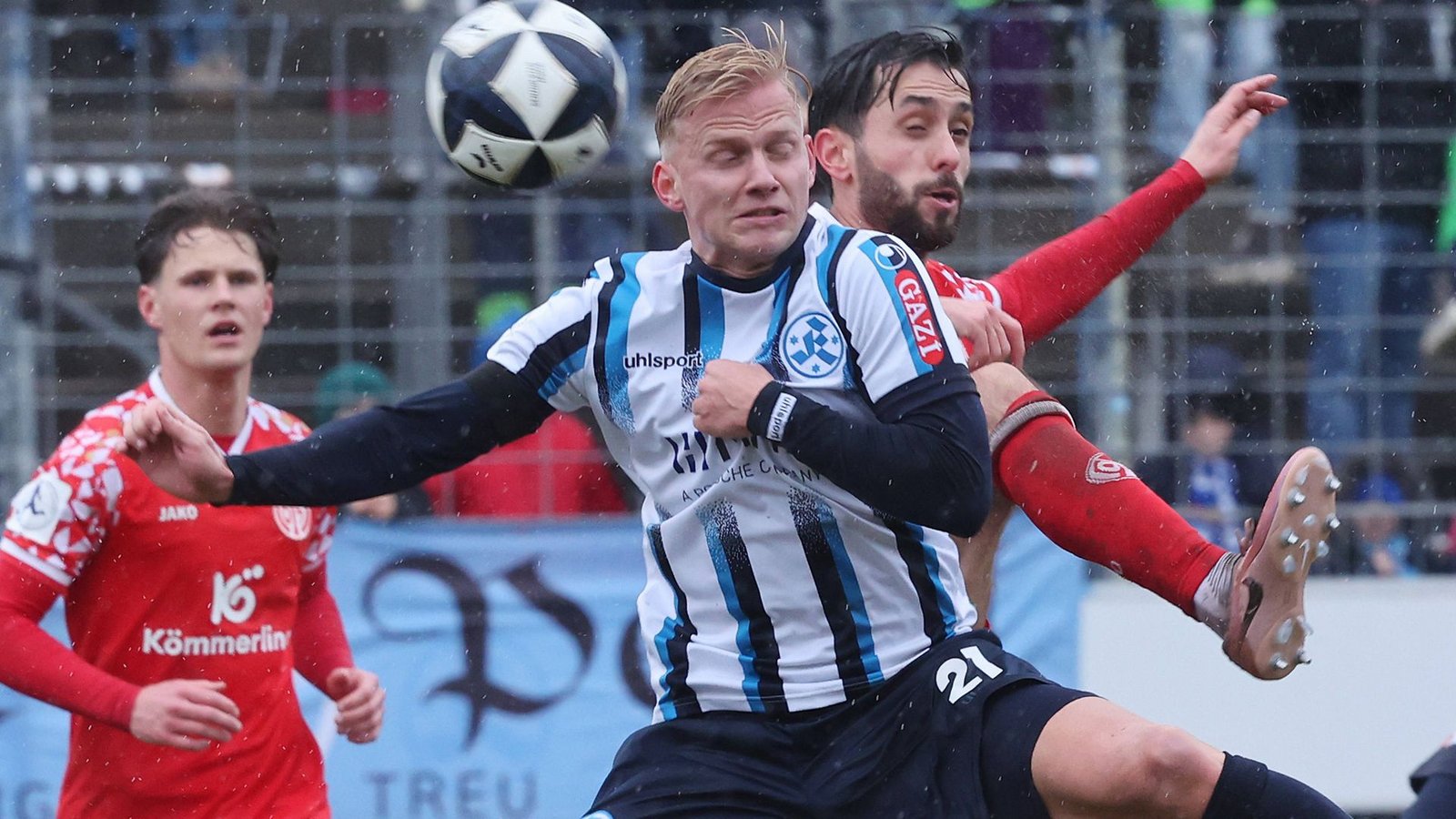 Per Lockl und die Kickers müssen am Samstag in Offenbach ran.Foto: Pressefoto Baumann Per Lockl und die Kickers müssen am Samstag in Offenbach ran.Foto: Pressefoto Baumann