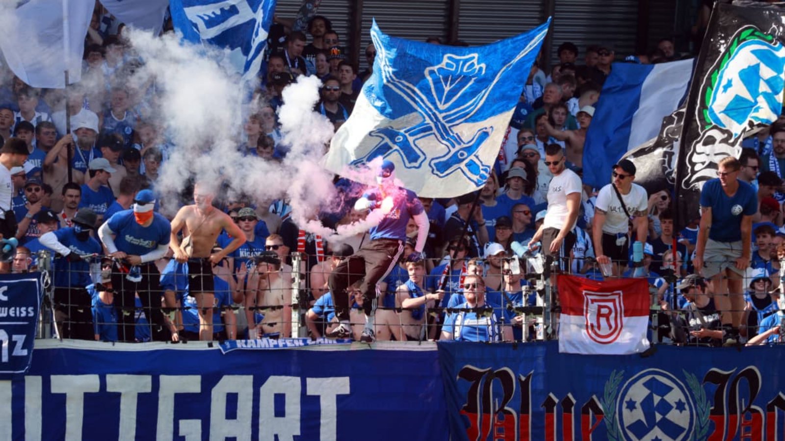 Die Stuttgarter Kickers hatten in der vergangenen Saison den zweithöchsten Zuschauerschnitt in der Regionalliga Südwest. Nur zu Heimspielen von Kickers Offenbach kamen noch mehr Fans.IMAGO/Sportfoto Rudel