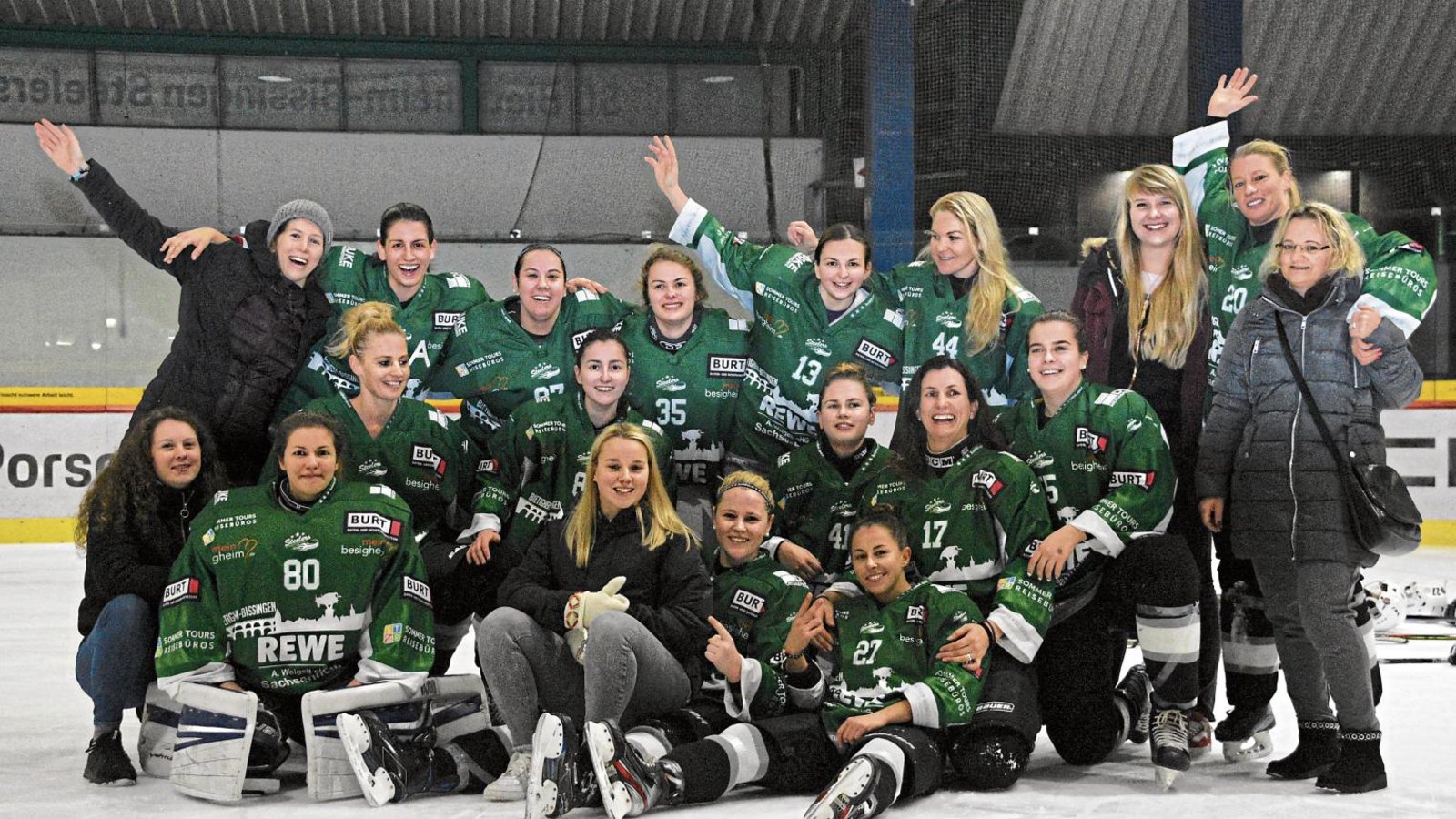 Nach dem Sieg gegen die SG Esslingen/Hügelsheim bejubeln die Frauen des SC Bietigheim die Verteidigung des Meistertitels – vorzeitig. Foto: privat