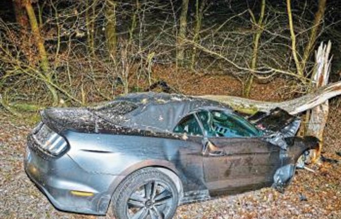 Unfall mit dem Mustang. Foto: KS-Images