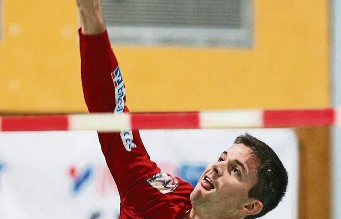TVV-Schlagmann Kolja Meyer trägt nach der Verletzung von Marc Krüger die ganze Last im Angriff – sowohl in der Angabe als auch im Rückschlag. Foto: Küppers