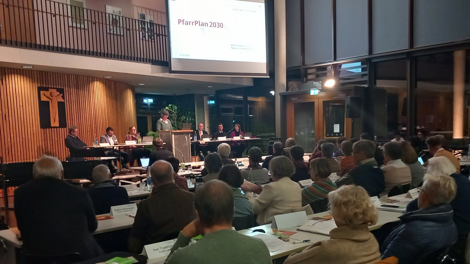 Angesichts rückläufiger Mitgliederzahlen müssen die Synodalen zukunftsfähige Gemeindestrukturen finden. Foto: Glemser Angesichts rückläufiger Mitgliederzahlen müssen die Synodalen zukunftsfähige Gemeindestrukturen finden. Foto: Glemser