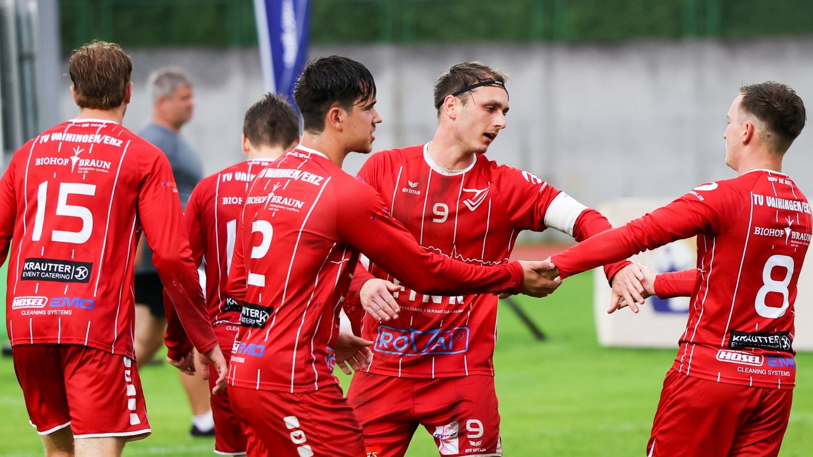 Die mannschaftliche Geschlossenheit soll dem TV Vaihingen im Halbfinale der DM zum Sieg verhelfen. Foto: Spille/Deutsche Faustball Liga