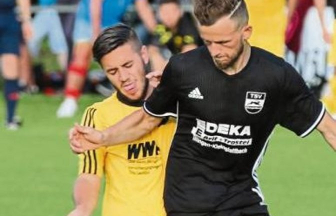 Nikola Ristomanov (links) wird in seinem ersten Pflichtspiel für den SV Riet mit seiner Vergangenheit konfrontiert. Er trifft auf seinen Ex-Verein TSV Nussdorf. Foto: Nachreiner