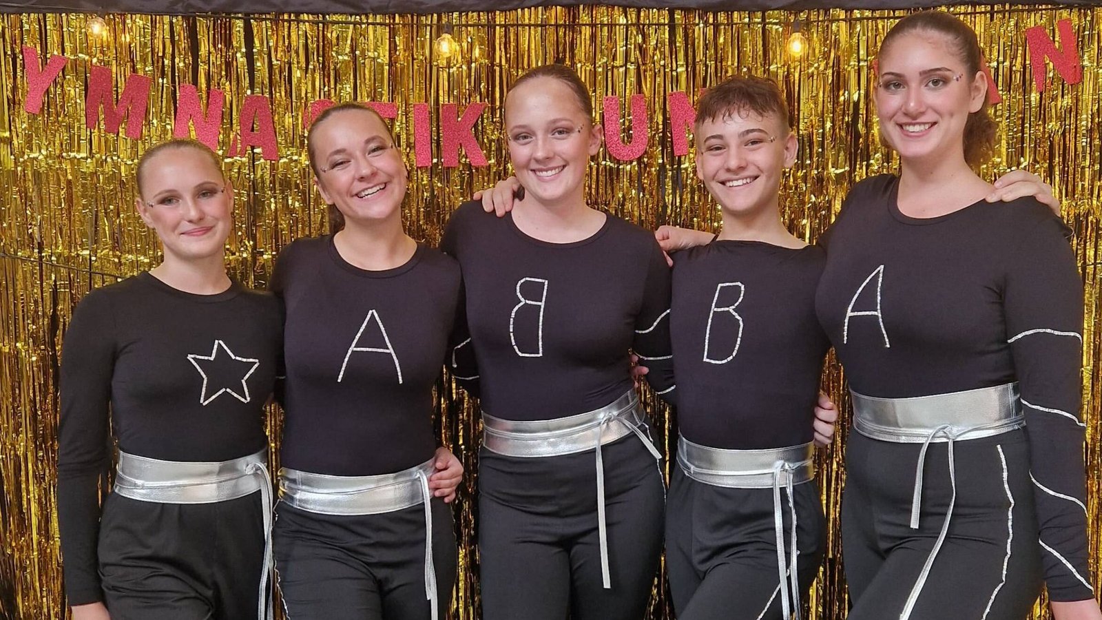 Eine neue Choreographie haben die Fourteens beim Deutschland-Cup präsentiert. Foto: privat Eine neue Choreographie haben die Fourteens beim Deutschland-Cup präsentiert. Foto: privat