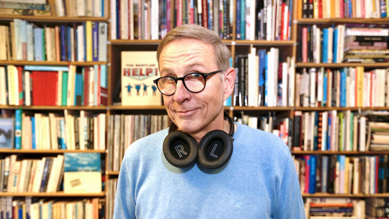 Der Musikjournalist Michael Behrendt klärt humorvoll über die wahren Geschichten hinter populären Songs auf.Foto: Pressefoto/Ernst Stratmann Der Musikjournalist Michael Behrendt klärt humorvoll über die wahren Geschichten hinter populären Songs auf.Foto: Pressefoto/Ernst Stratmann