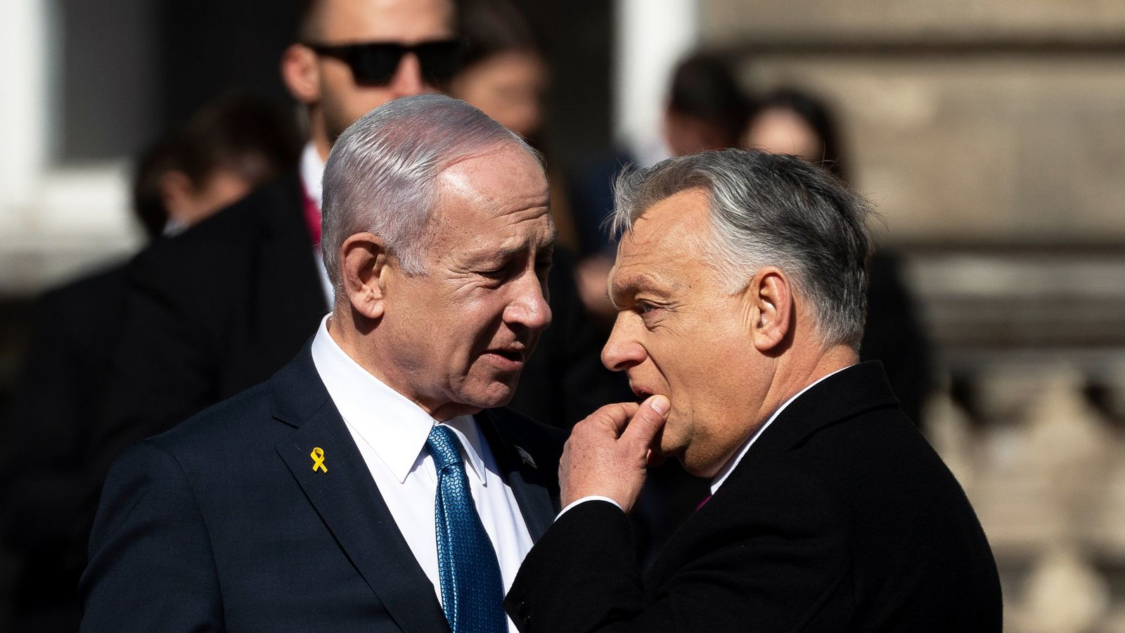 Benjamin Netanjahu (links) besucht Viktor Orban in Budapest.Foto: AP/Denes Erdos