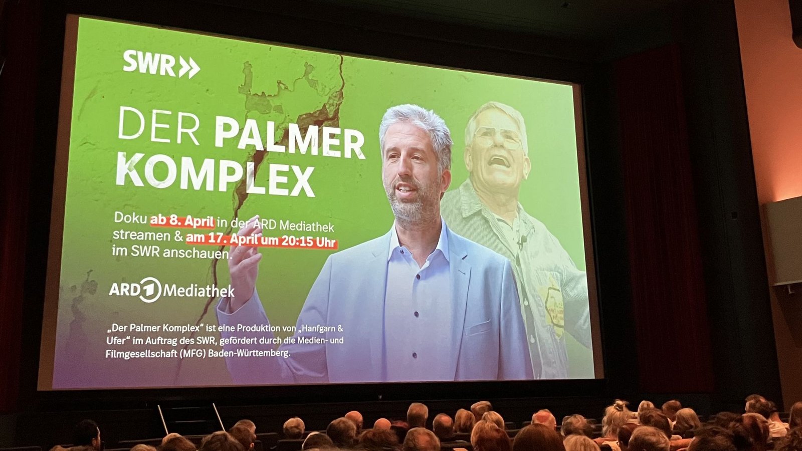 Der Film beschäftigt sich auch mit der Frage, wie sehr Boris Palmer von seinem Vater geprägt wurde: vom Remstal-Rebell Helmut Palmer (hinten).Foto: SWR Presse/Bildkommunikation Der Film beschäftigt sich auch mit der Frage, wie sehr Boris Palmer von seinem Vater geprägt wurde: vom Remstal-Rebell Helmut Palmer (hinten).Foto: SWR Presse/Bildkommunikation