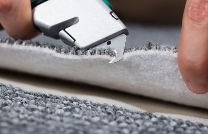 Teppichreste lassen sich auf verschiedene Wege entsorgen. Eine Alternative ist das Wiederverwerten.<span class='image-autor'>Foto: Andrey_Popov / Shutterstock.com</span>